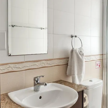 Sea Front Oceanus H3 By Ezoria Villa