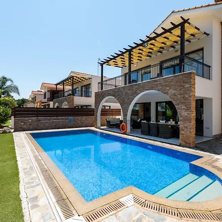 Sea Front Oceanus H3 By Ezoria Villa *