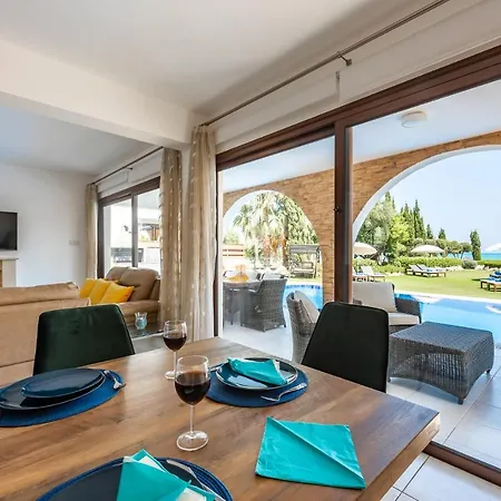 Villa Sea Front Oceanus H3 By Ezoria