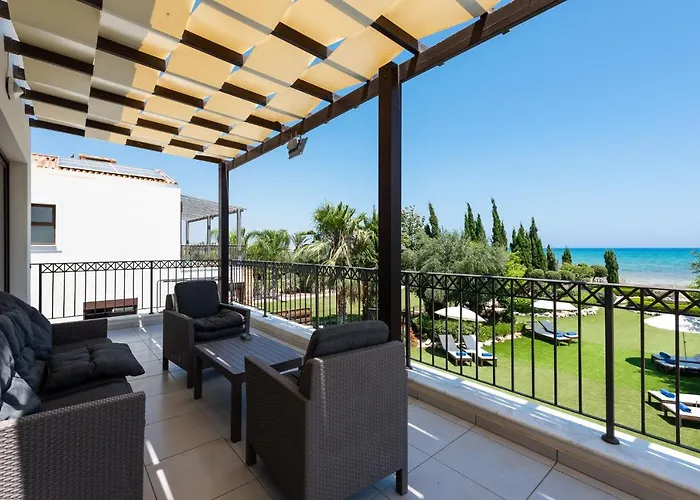 Sea Front Oceanus H3 By Ezoria Villa