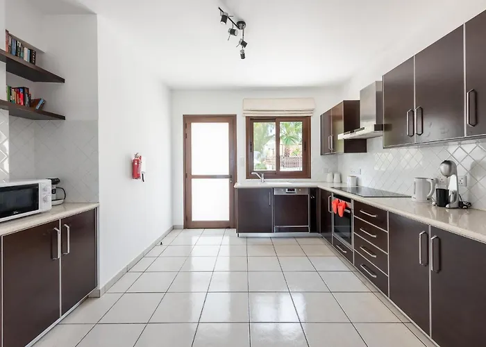 Villa Sea Front Oceanus H3 By Ezoria Ayia Napa